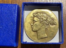 MEDAILLE ALLIANCE FRANÇAISE SIGNÉE BELMONDO (858)