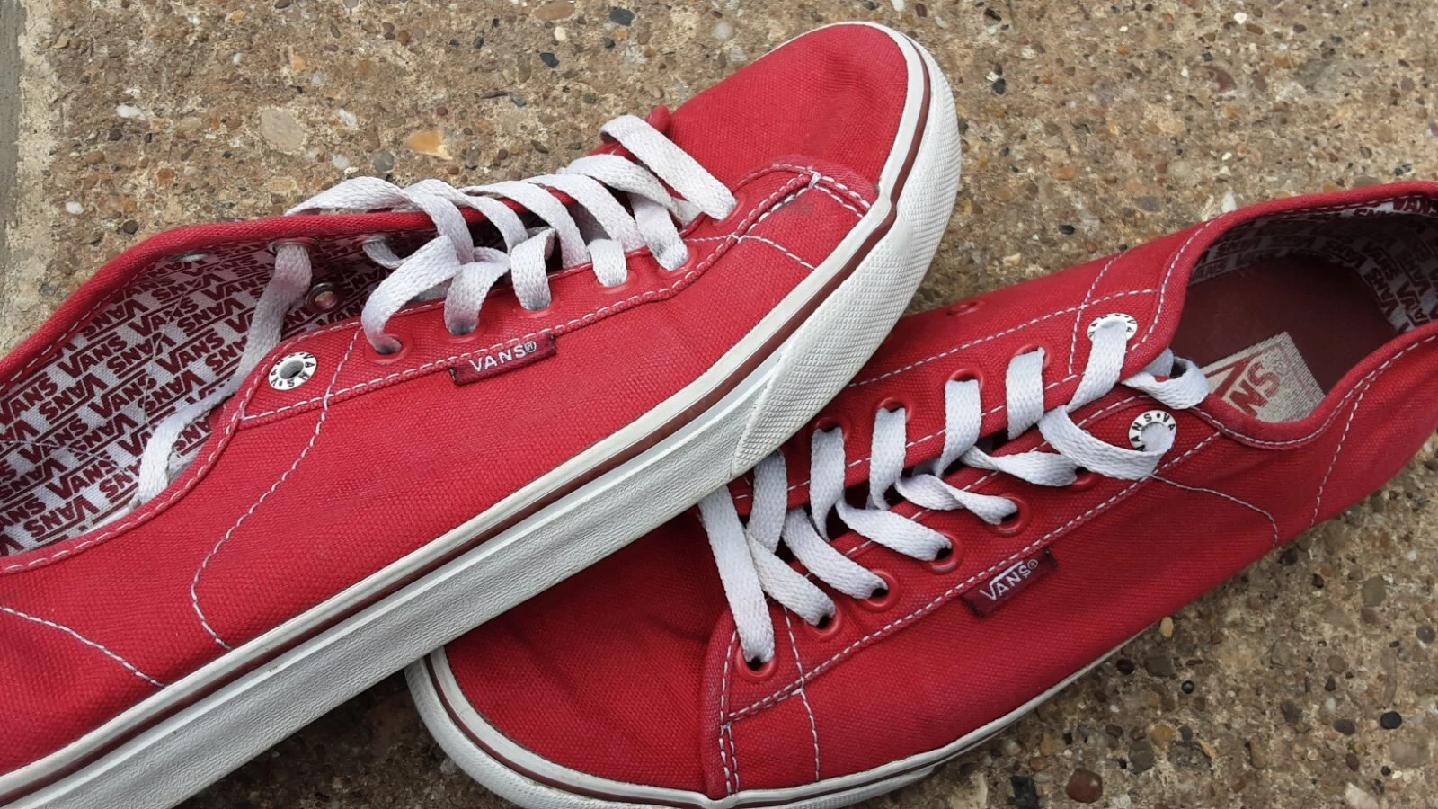 Scarpa da ginnastica bassa piatta tela VANS rossa taglia 8 skate emo punk