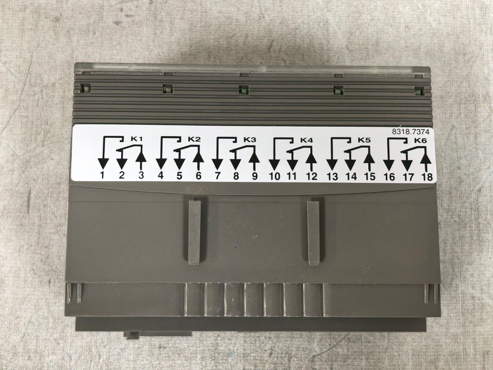 Honeywell XFL524B 2.01 HONEYWELL XFL524B 2.01 6 CHANGE OVER CONTACTS 8
