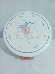 Heartland by International 10" Vintage Porcelain stove, burner cover. Beautiful