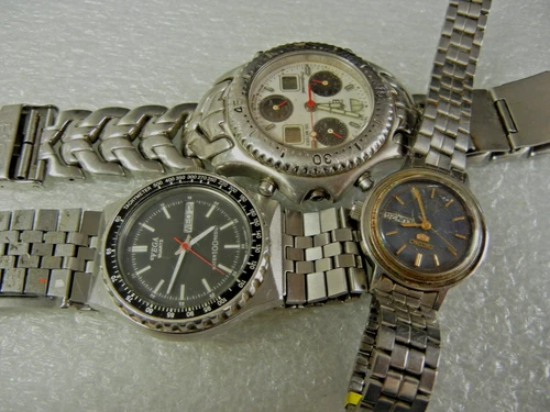 3 Vintage Diver Watches Seiko, Vega, ESQ Parts/Repair