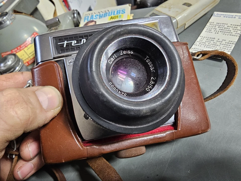 Cámara Tenax Zeiss Ikon de colección con lente Carl Zeiss 50MM F2.8 flash estuche bombillas Foto 4 de 4