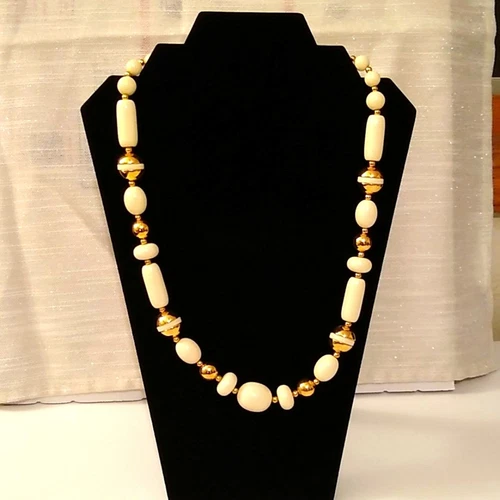 OFF WHITE Collana di perle vintage bianco sporco oro.