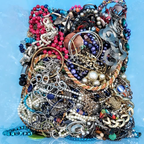 8 Lbs Costume Fashion Jewelry Lot Mostly Wearable Vintage Now Get What You See