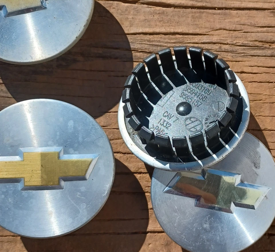 Juego de 4 tapas centrales Chevy Cruze Equinox Impala Malibu, 2006-2018 p/n 9594156 s3 Foto 3 de 3