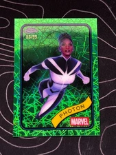 2025 Topps Chrome Marvel Photon Hulk Green Lazer Refractor