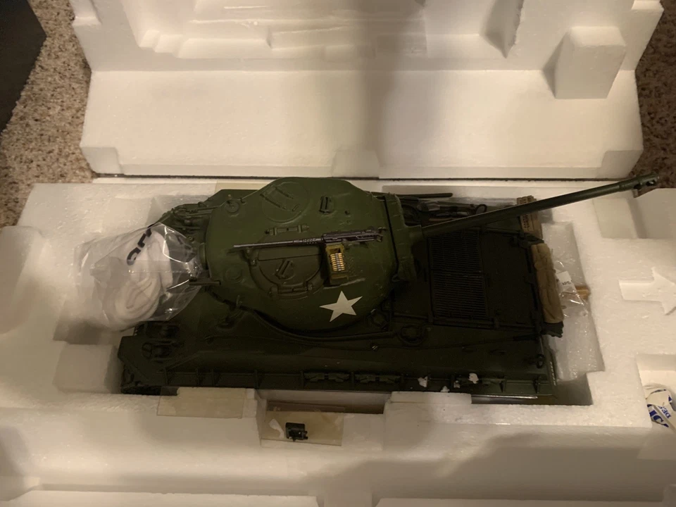 NEW in BOX Franklin Mint General George S. Patton's M4-A3 Sherman Tank 1:24 - Image 3 of 4