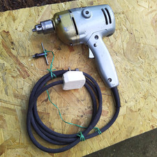 Black & Decker Drill D500, 240V, 250W, 2600 RPM, 6mm Jacobs Chuck + Key