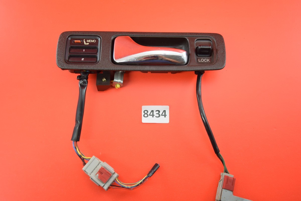 Y#15 91-95 ACURA LEGEND 4 DOOR DRIVERS SIDE INTERIOR DOOR HANDLE Y#15 91-95 ACURA LEGEND 4 DOOR DRIVERS SIDE INTERIOR DOOR HANDLE