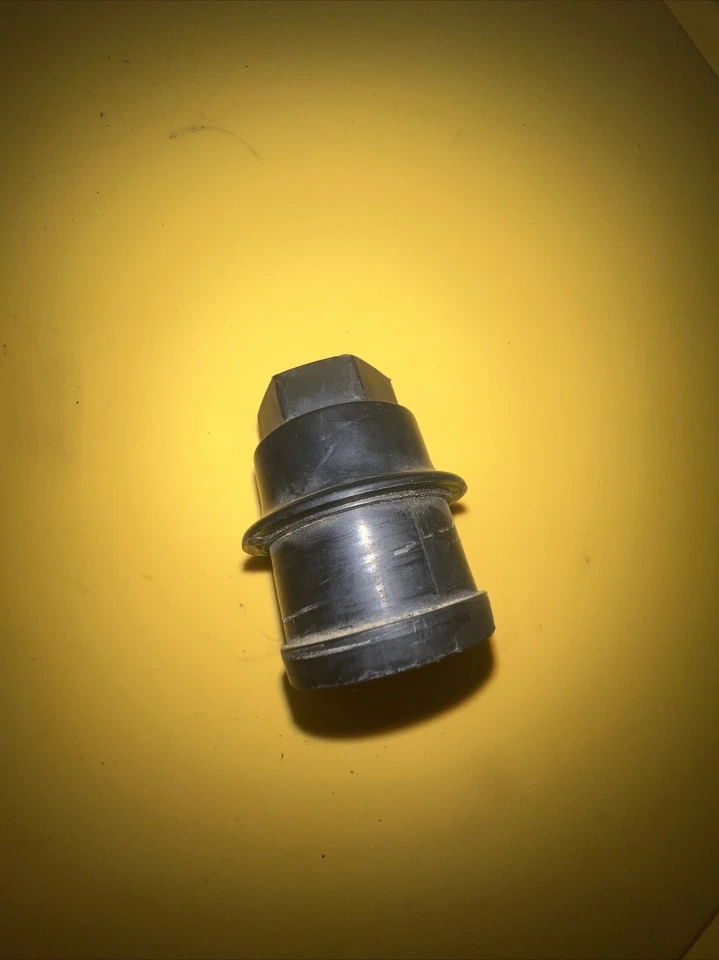 Крышки зажимных гаек для колес Chevy Silverado 1500-2500 3500HD Classic 2007 | пластик - Изображение 3 из 4