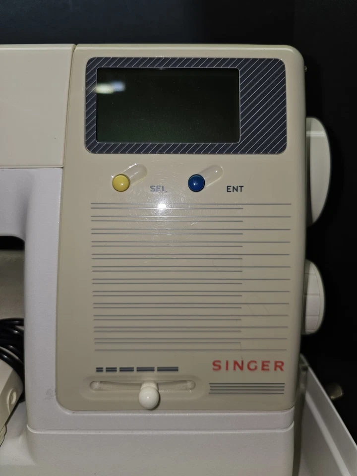 Singer Quantum 9240 Computerize Sewing Machine W/Portable Plastic Carrying Case - Image 3 of 4