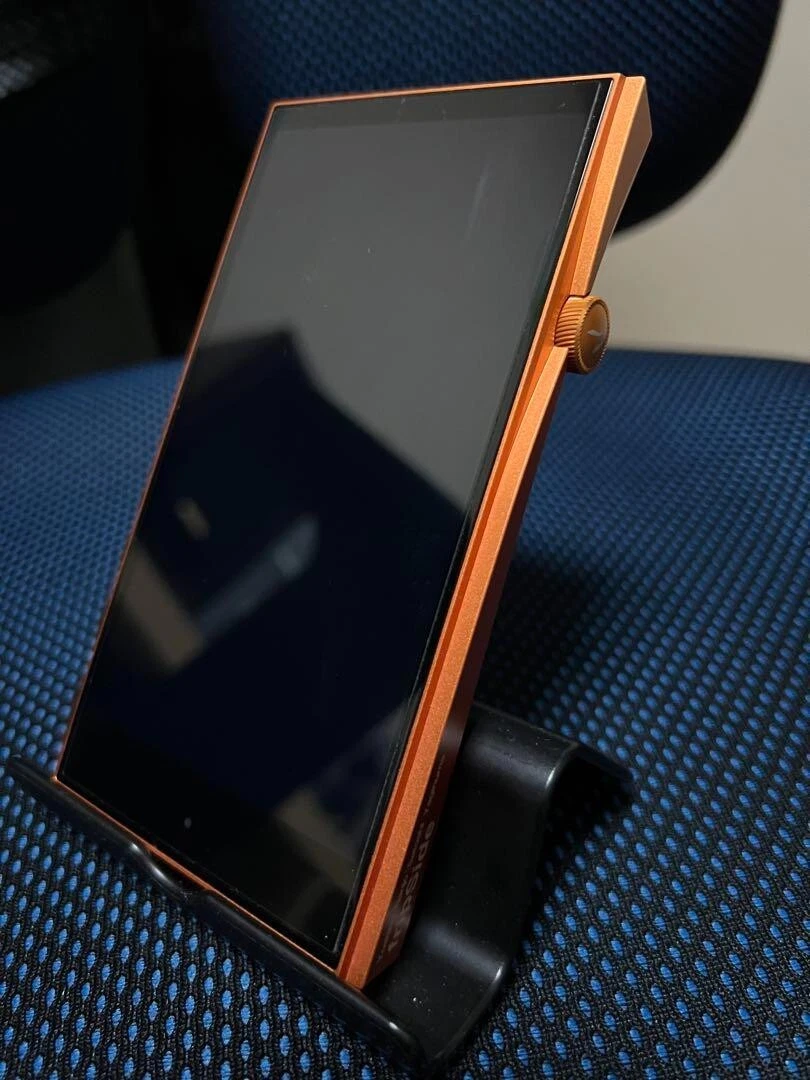 Astell & Kern A & FUTURA DAP SE100 FRIPSIDE collaboration model with PrivateCase