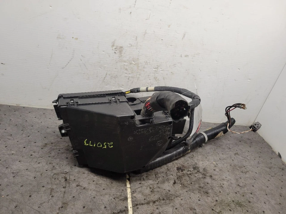 Caja de conexiones de fusibles motor con lámpara de nivel de lavadora se adapta a 10-12 MAZDA CX-7 1633714 Foto 3 de 4