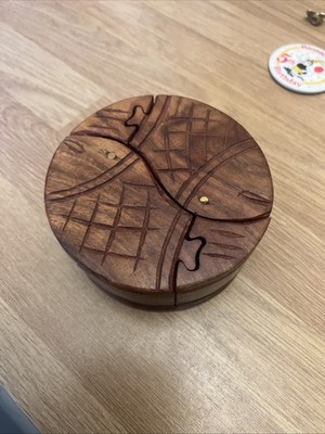 Handgefertigte Holz Fisch Puzzle Box mit einem geheimen Ort, um Dinge zu verstecken 