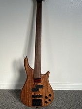 Vintage fretless bass guitar unlined, no strings