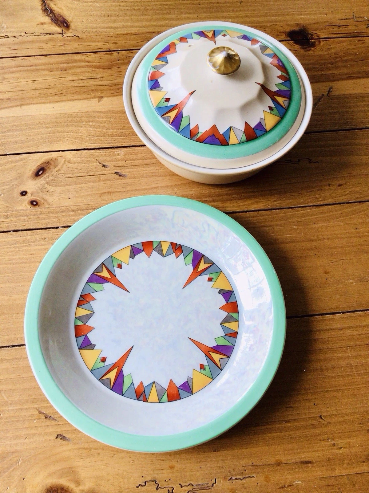 VTG Hall China Chrysler Art Deco Pie Plate & Casserole wth Gold Forman Bros. Inc
Opens in a new wind