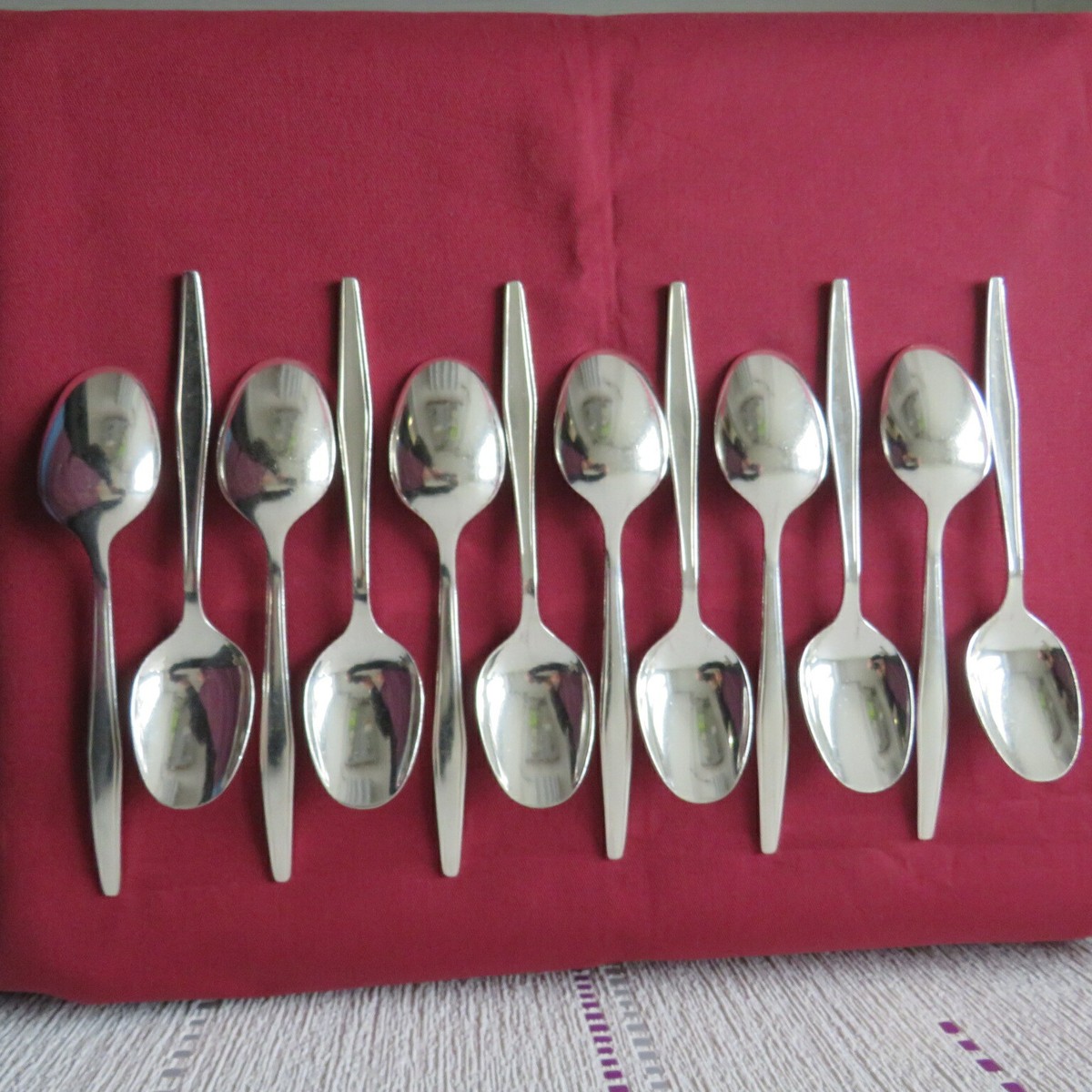 Christofle – Lot 12 Cuillères à Entremet Drop – Métal Argenté, L.16,8 Cm