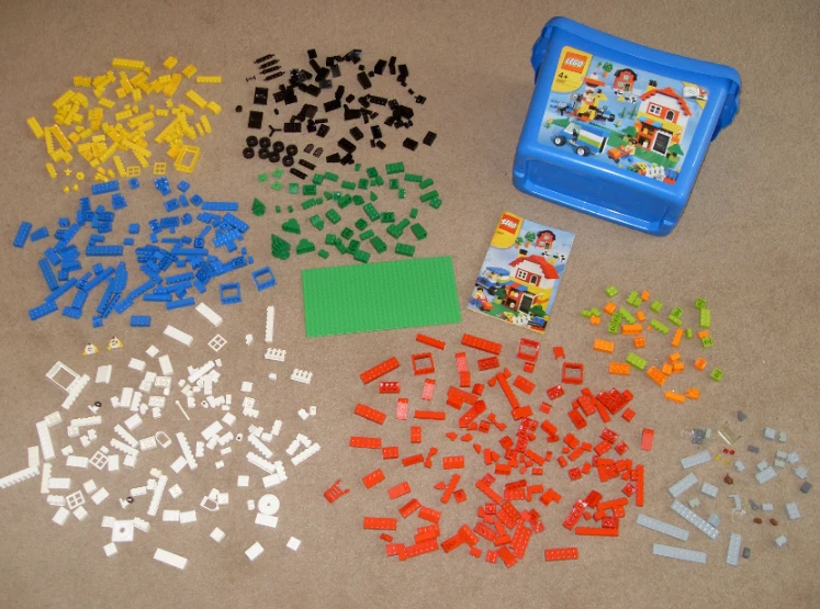 LEGO 6167 Deluxe Brick Box, photo 1 of 5