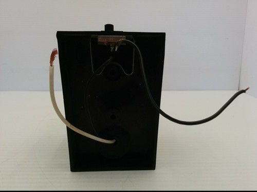 VTG SWIVEL WALL LIGHT, SQUARE PLASTIC SHADE, APPROX 4" x 3" x 2-1/2", 1A 125V - Picture 6 of 7