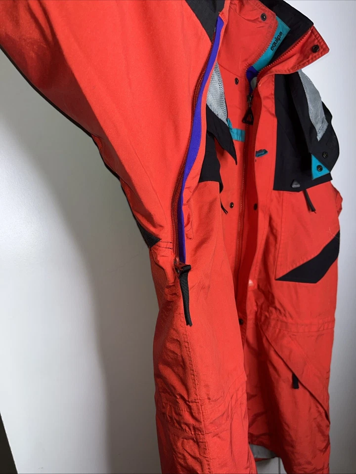 Helly Hanser Equipe Men's Large, Waterproof Insulated Ski Jacket Hood Red Black - Image 3 of 4