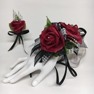 prom corsage for black dress Zapaka Luxury Black White Homecoming Wrist Corsage and Men's Boutonniere  Set – ZAPAKA main image 0