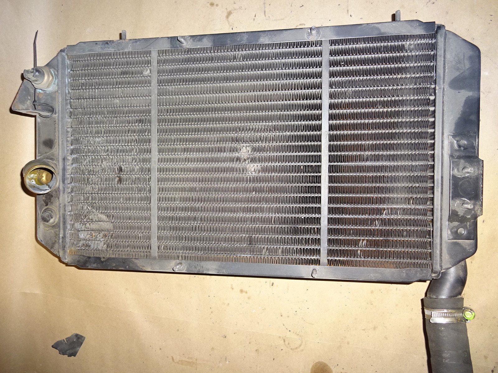 Ferrari Testarossa - LH Water Radiator # 122966