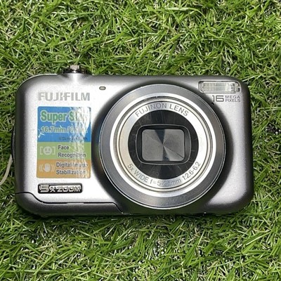 Fujifilm FinePix Digital Camera JX400 16.0MP w/ 4gb SD & Charger