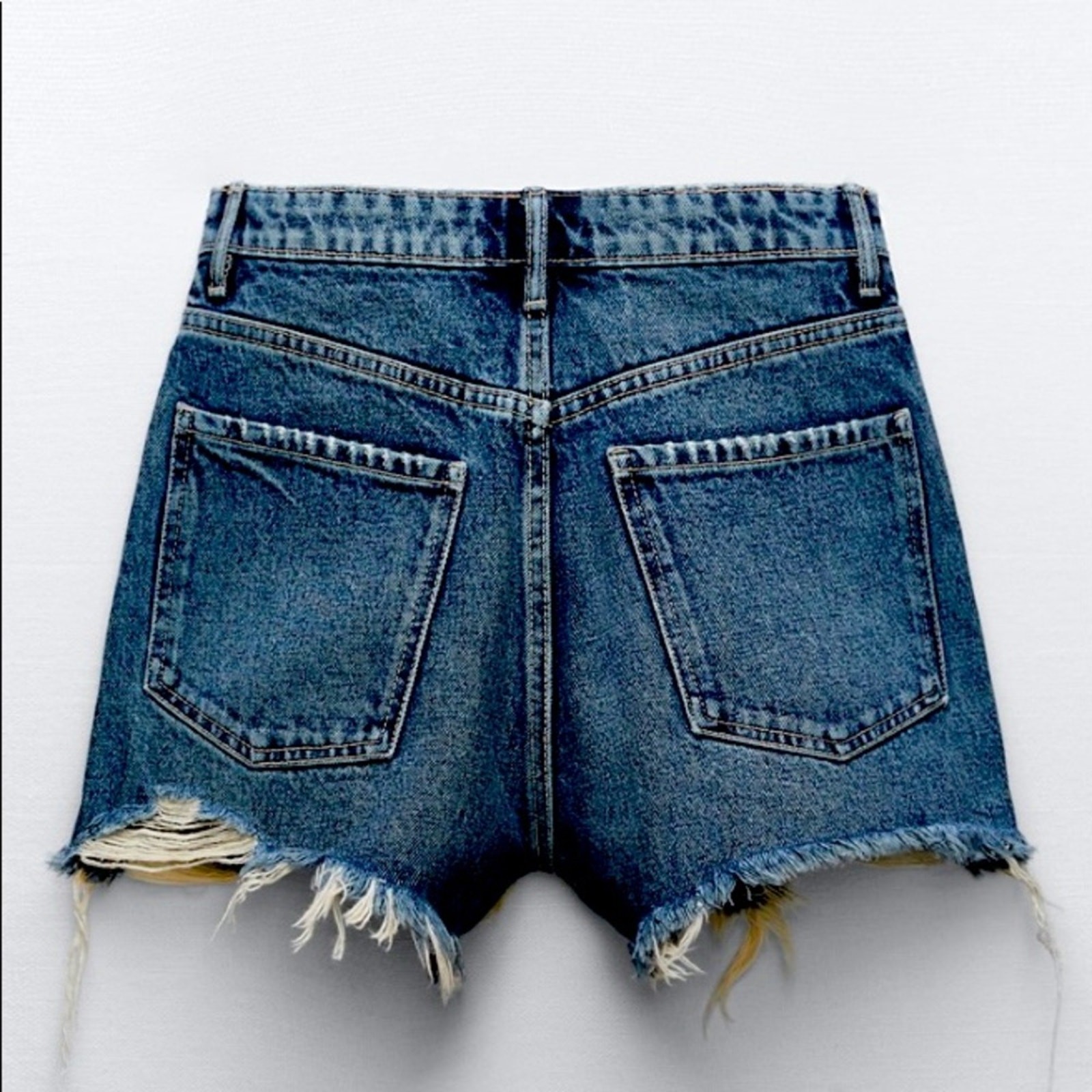 Zara Distressed High Waisted Dark Wash raw hem Denim Shorts Size 6 thumbnail 4