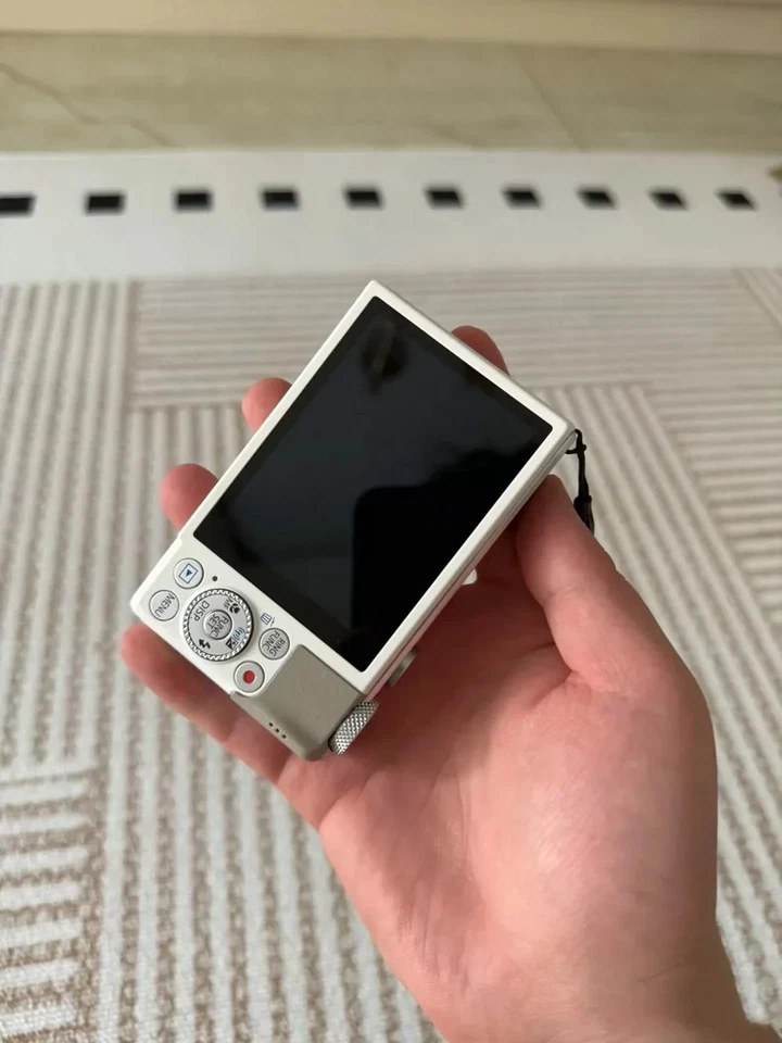 Cámara digital Canon PowerShot S110 12,1 MP 5x zoom negra con cargador - probada Foto 2 de 3