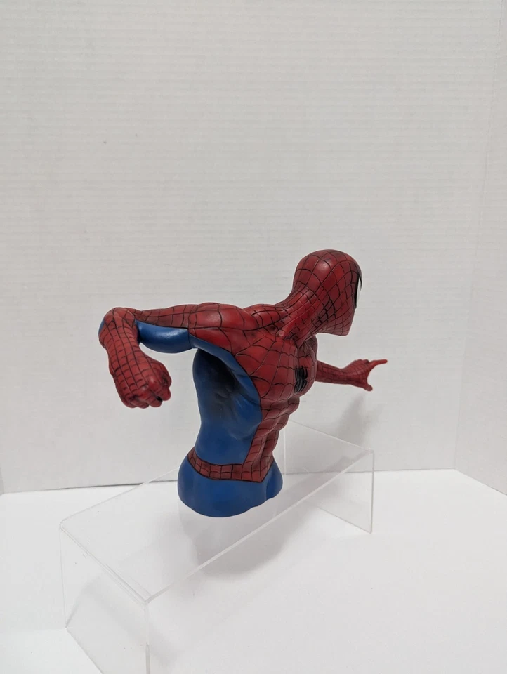 Figura Busto BANCO Marvel Spider-Man Monograma PVC Foto 3 de 4