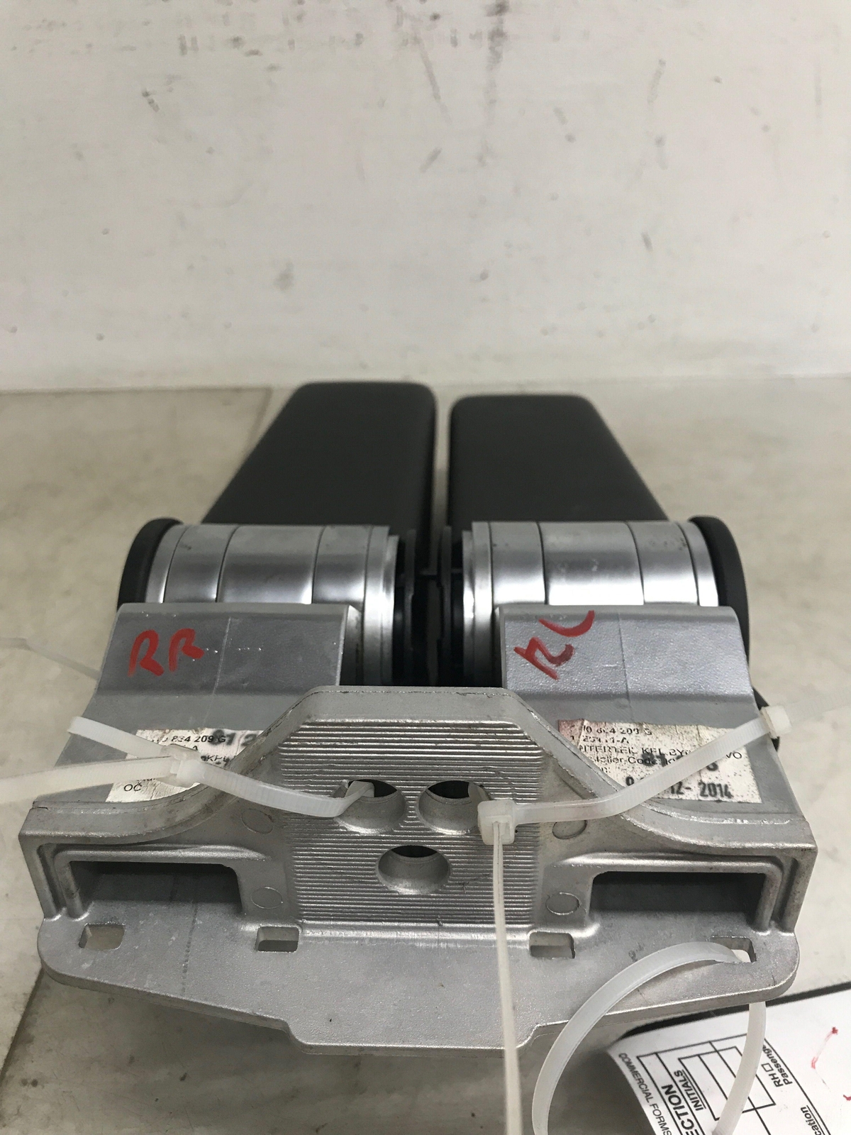 2013-2019 BENTLEY FLYING SPUR CENTER CONSOLE LEFT & RIGHT ARMREST SET 3W0864209G