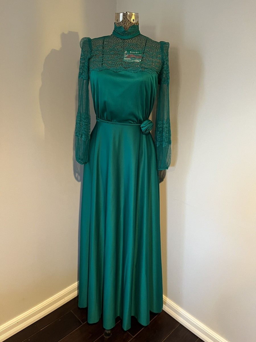 slim fit dress slacks Long Sleeves Mermaid Green Lace Prom Dresses With Slit, Green Formal Dresses main image 0
