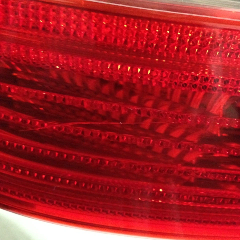 Luz trasera LED del lado del conductor izquierdo OEM brillante Mercedes W219 CLS500 CLS550 2006-2008 Foto 4 de 4