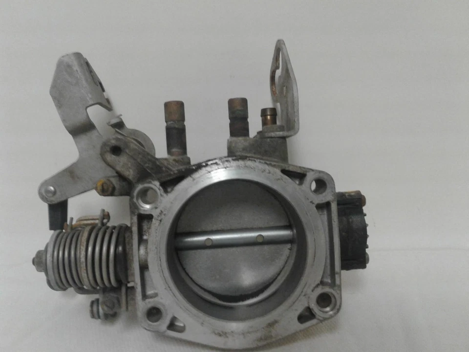 Used Fuel Injection Throttle Body fits: 1992  Bmw 325i w/o traction control G Foto 2 de 4