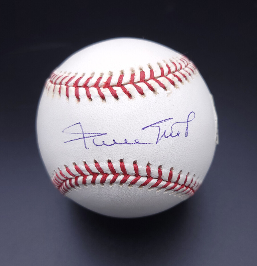 2000 WILLIE MAYS AUTOGRAPHED BASEBALL IN THE PRESENCE PSA/DNA GEM 10 ONL COLEMAN