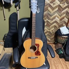 Guitarra eléctrica acústica GUILD OM-240E Guild con bolsa de concierto genuina, correa y