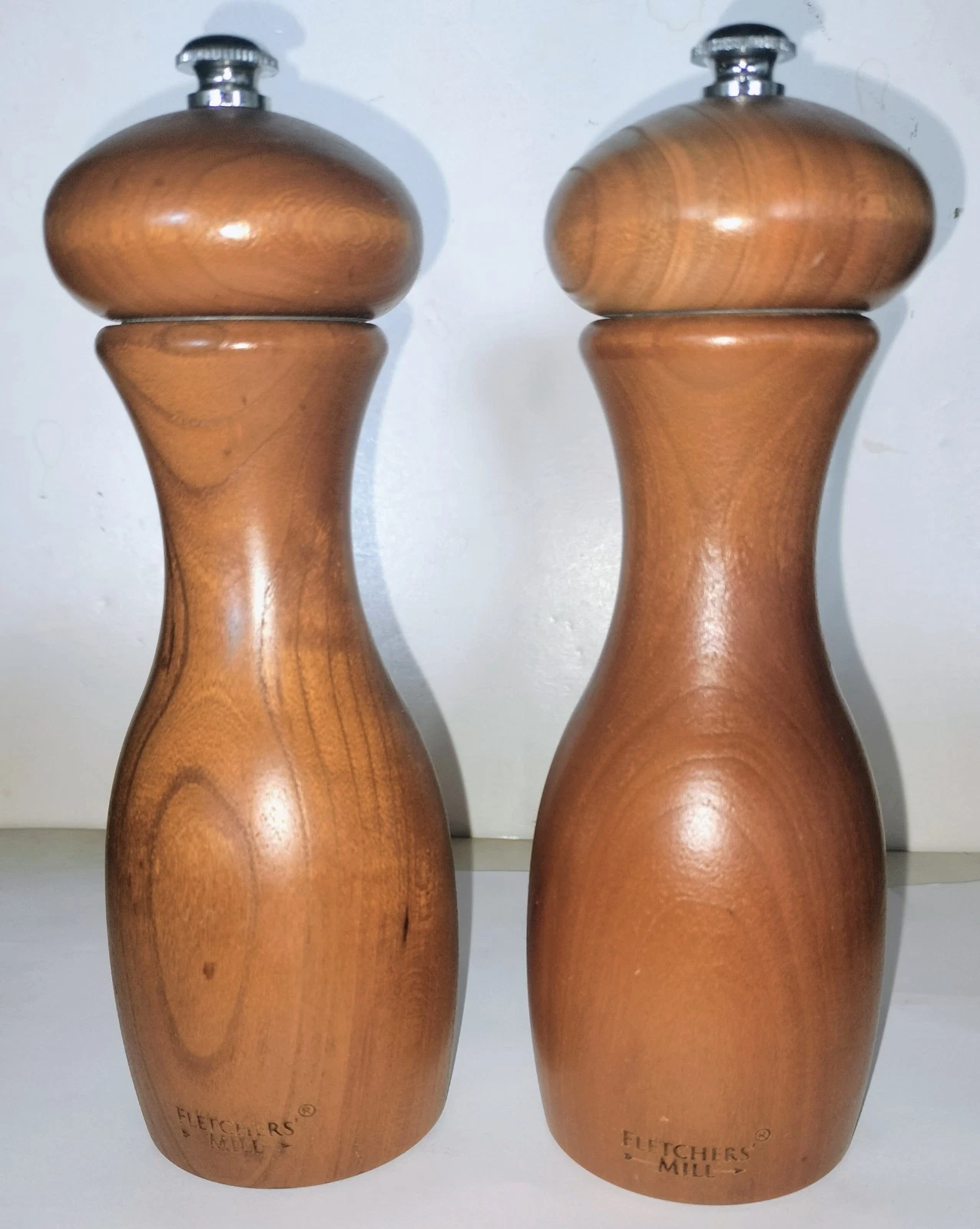 Fletcher’s Mill Marsala 7" Walnut Wooden Salt And Pepper Grinder Made In USA
Opens in a new window o