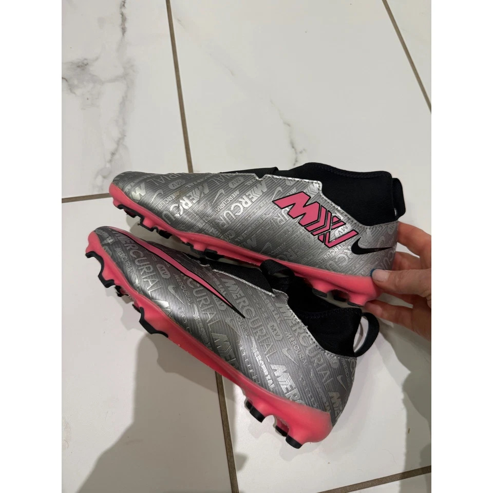 Botines de fútbol Nike Mercurial juveniles talla 6 plata rosa Foto 2 de 4