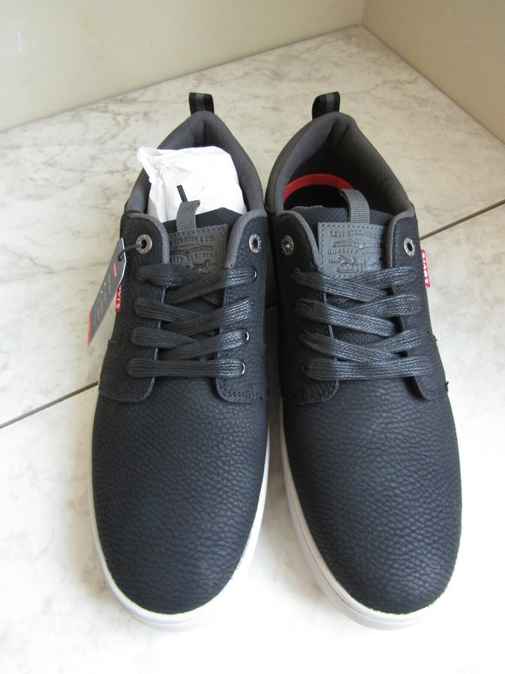 NIB Levi's Cypress Wax Sport Casual Lace Up Black Mens Shoe Sneakers US