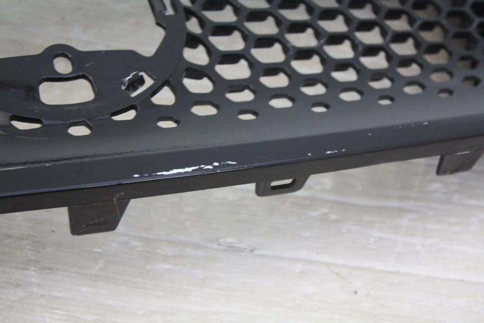 Smart Fortwo W453 Front Grill 2015 TO 2019 A4538881223 - Image 4 of 4