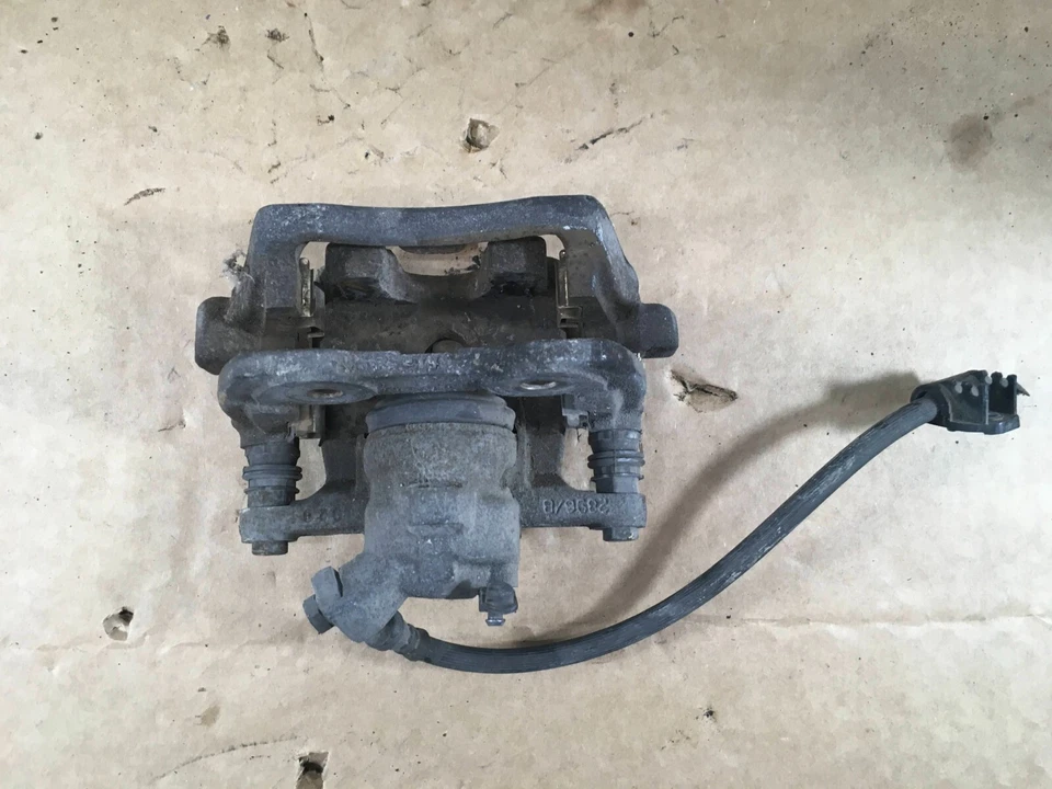 Pinza de freno para pasajero trasero derecho Land Rover Range Rover HSE 2010-2012 OEM. Foto 4 de 4