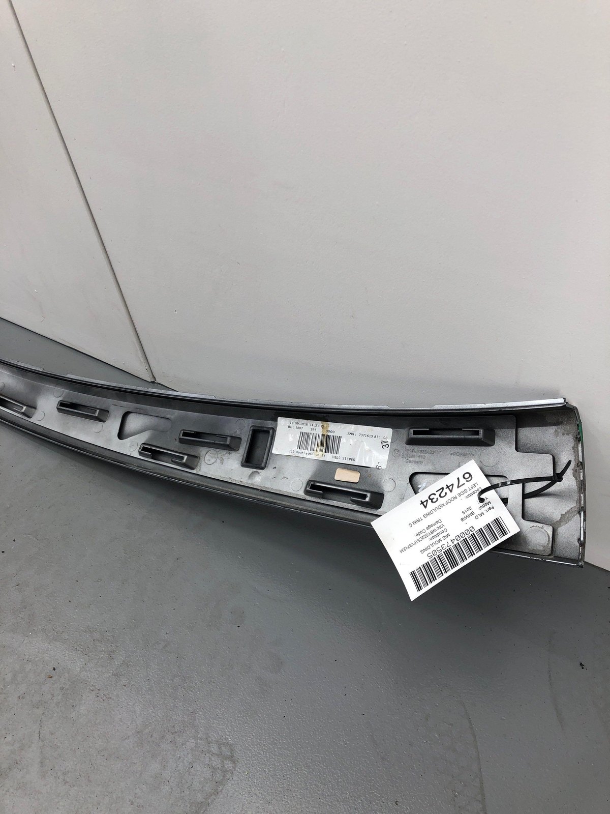 2014-2020 BMW I8 LEFT SIDE ROOF MOULDING TRIM ICONIC SILVER (B72) 51447336423