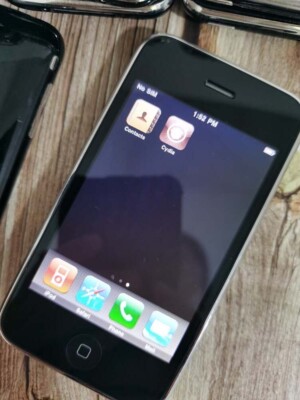 Apple iPhone 3GS - 16GB - White (Unlocked) A1303 (GSM) (AU Stock