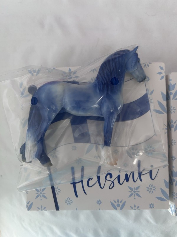 Breyerfest Stablemate Helsinki 2026 Blue Deco Model Horse 2026