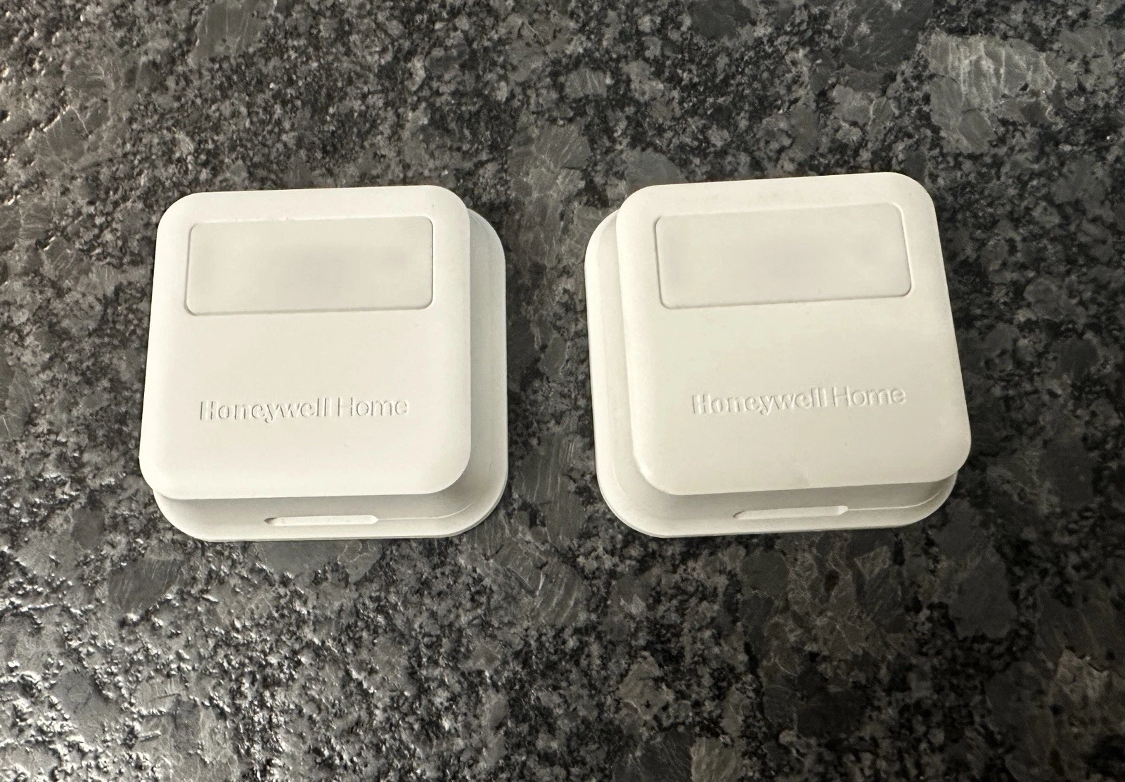 Honeywell Home C7189R3002-2 RedLINK 3.0 Indoor Sensors for T10+ Lot Of 2
Opens in a new window or ta