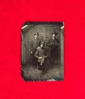 RARE CIVIL WAR TINTYPE / OFFICER POSING IN UNIFORM WITH TWO FRIENDS / GREAT COND