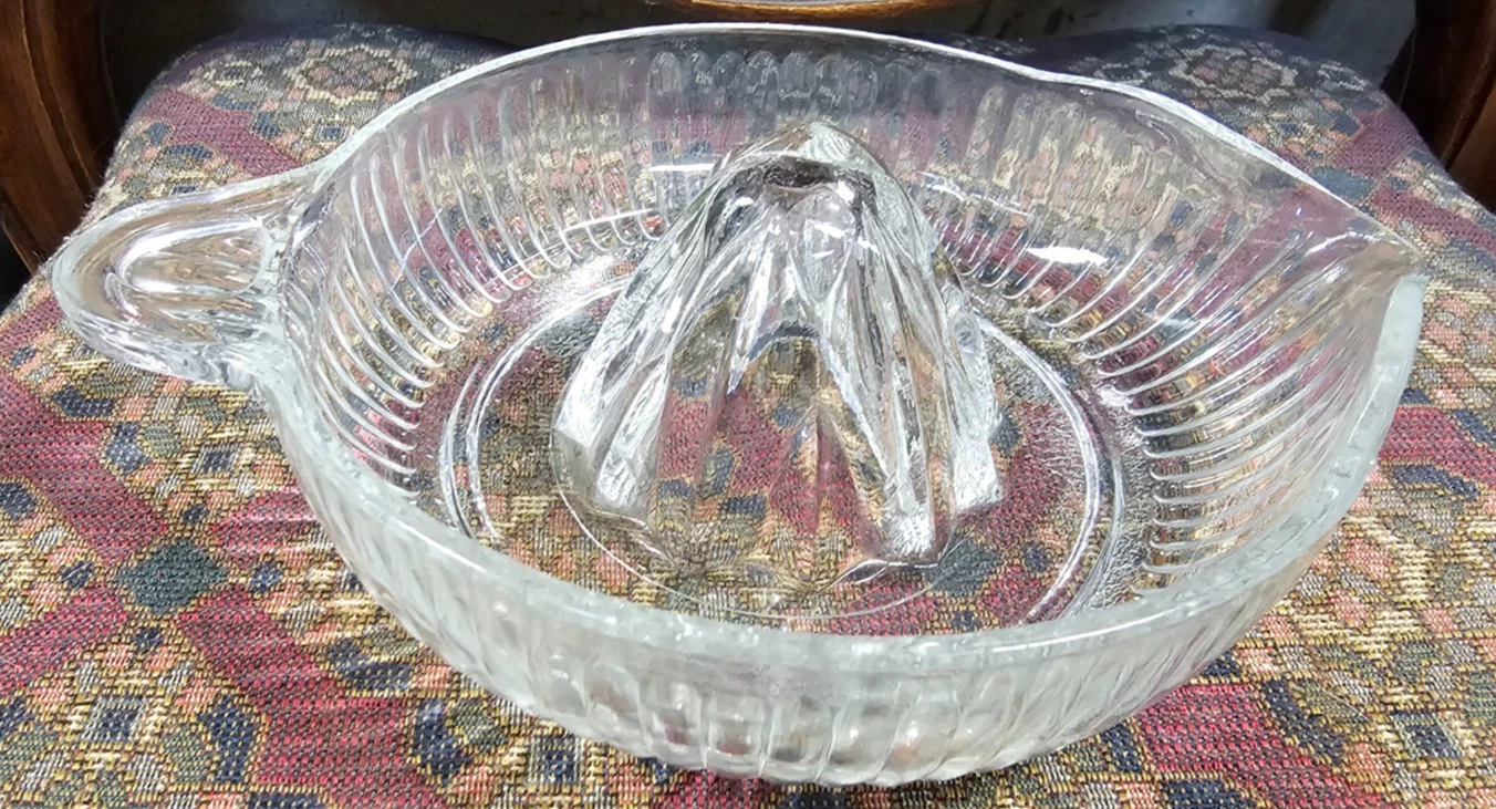 Vintage Clear Ribbed Glass Citrus Orange Lemon Juicer Large Grapefruit Size Rare