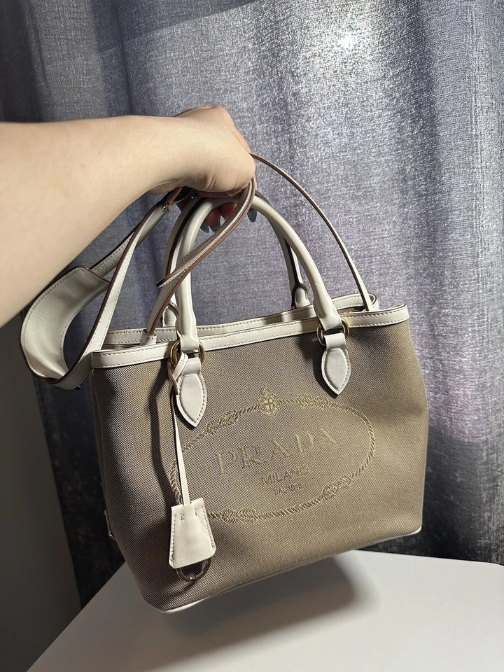 Prada белый Jacquard логотип сумка с короткими ручками 2-сторонний дизайн через плечо или Дамская сумка - Изображение 2 из 4