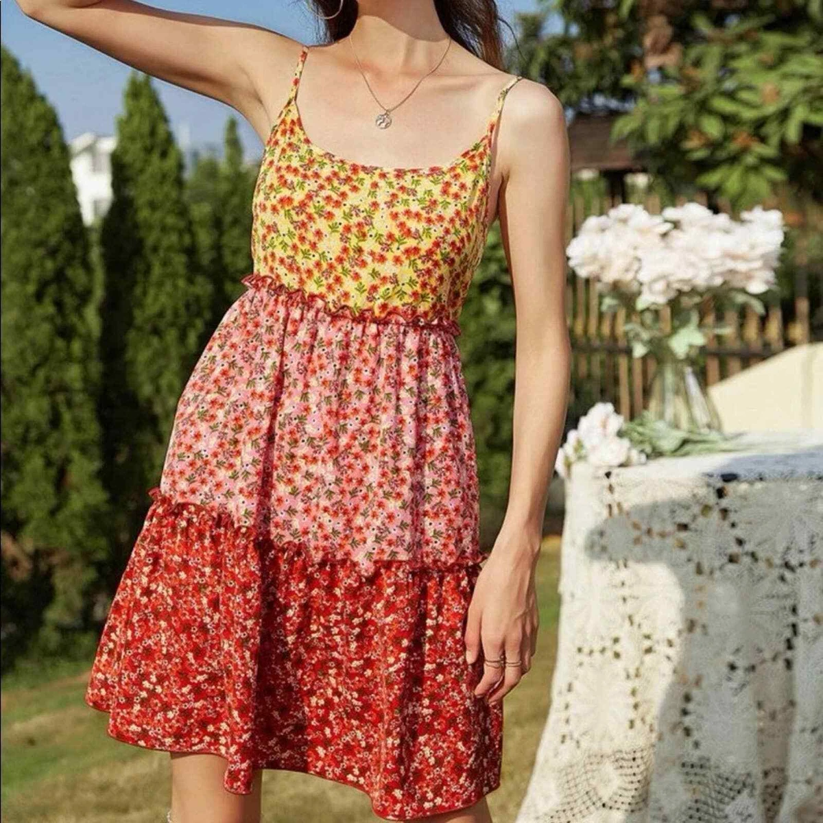 Colorblock red ditsy floral lettuce trim spaghetti strap high waist cami dress M