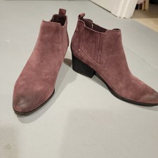 Crown Vintage Bootie: SZ 8, Brown, 2" Heel. Excellent Condition Very Comfy